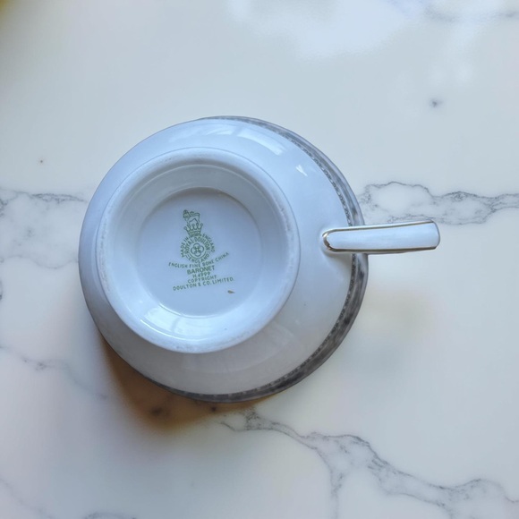 Royal Doulton Elegant White Dinner Plate - Picture 2 of 6